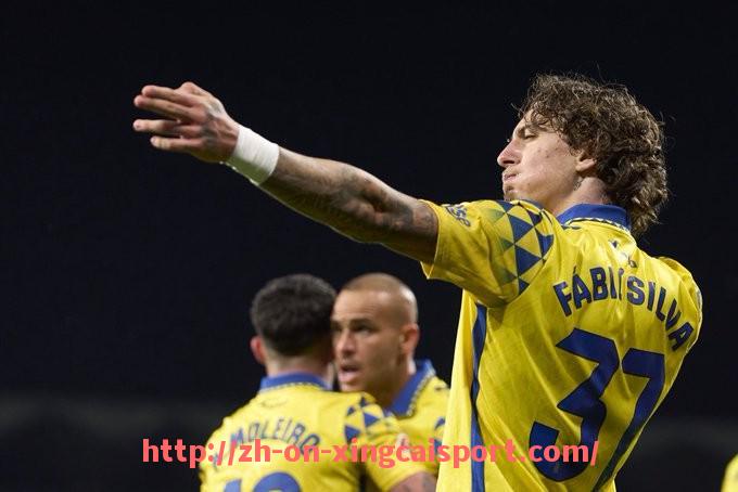 杏彩体育-世俱杯战术复盘及教练团队策略分享